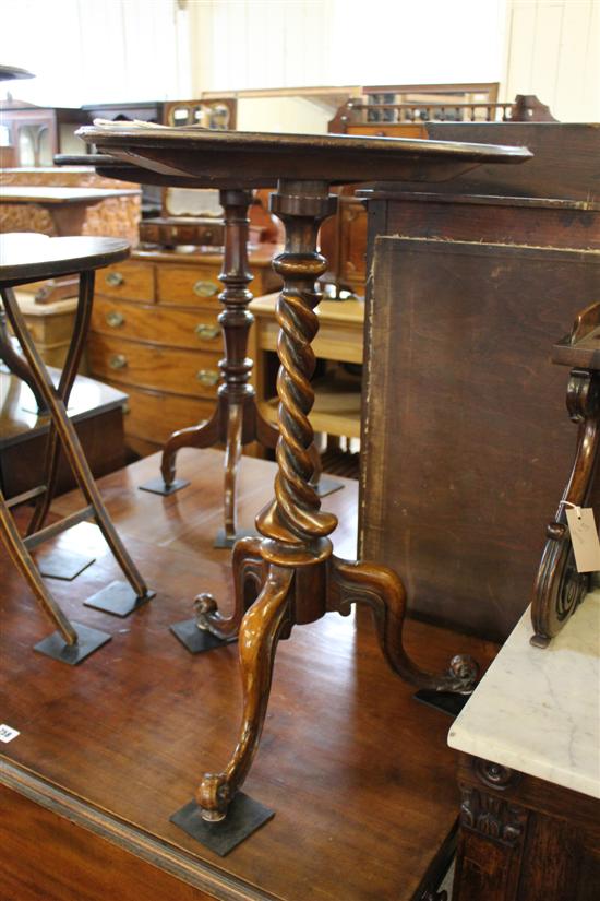 Victorian figured walnut circular tripod table